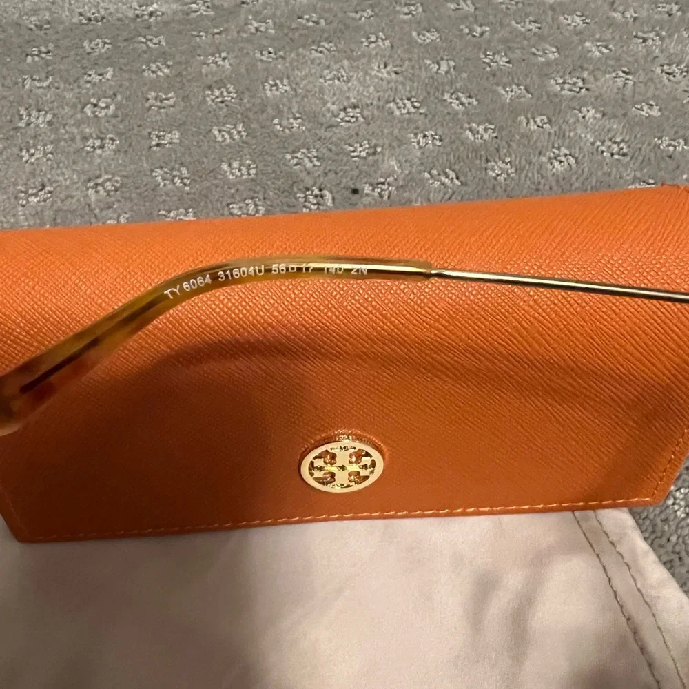🌿Tory Burch Women’s Sunglasses - Picture 13 of 15